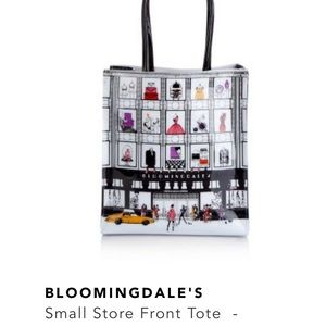 BLOOMINGDALE’S SMALL CITY PLASTIC TOTE